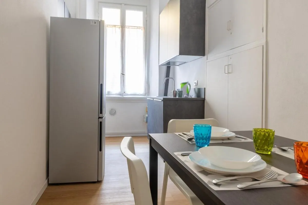 Stradivari Apartment - Milan City - By Host4U Italy