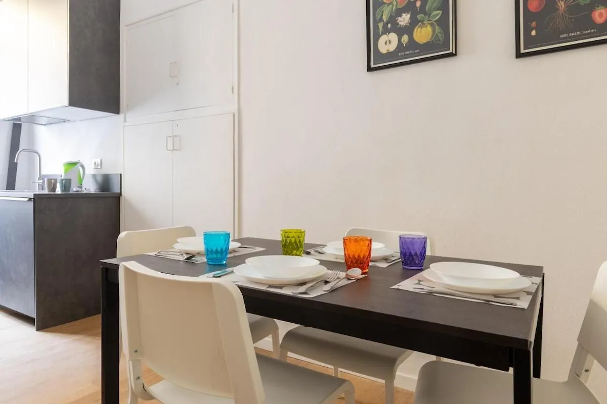 Stradivari Apartment - Milan City - By Host4U Italy