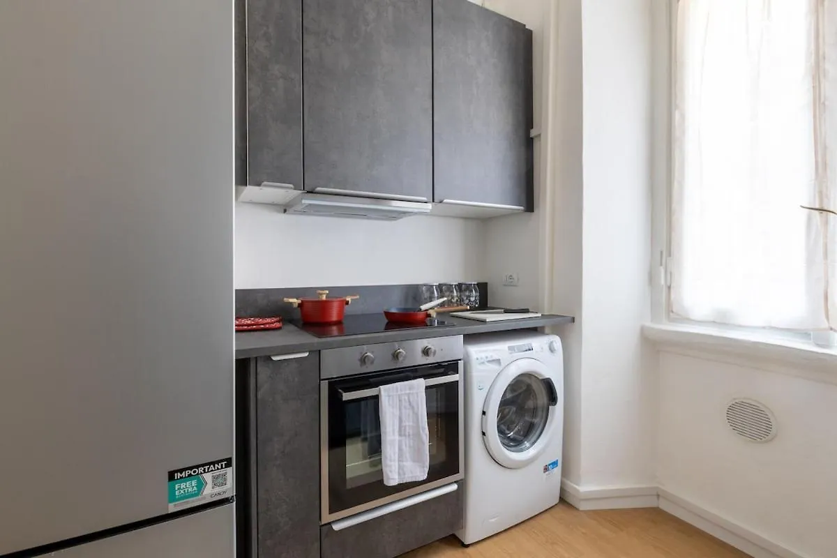 Stradivari Apartment - Milan City - By Host4U Italy